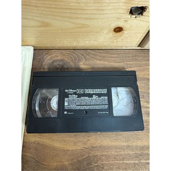 Walt Disney's 101 Dalmatians VHS Collector's Edition Black Diamond Clamshell Cas - Picture 5 of 5